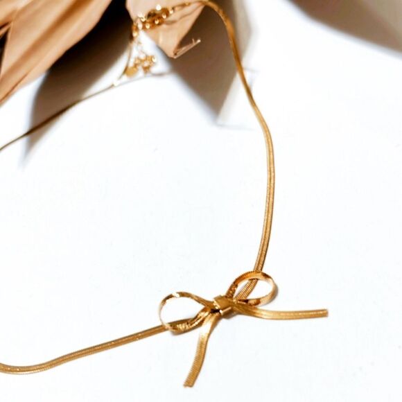 Gold bow choker necklace #1058 - Picture 3 of 3